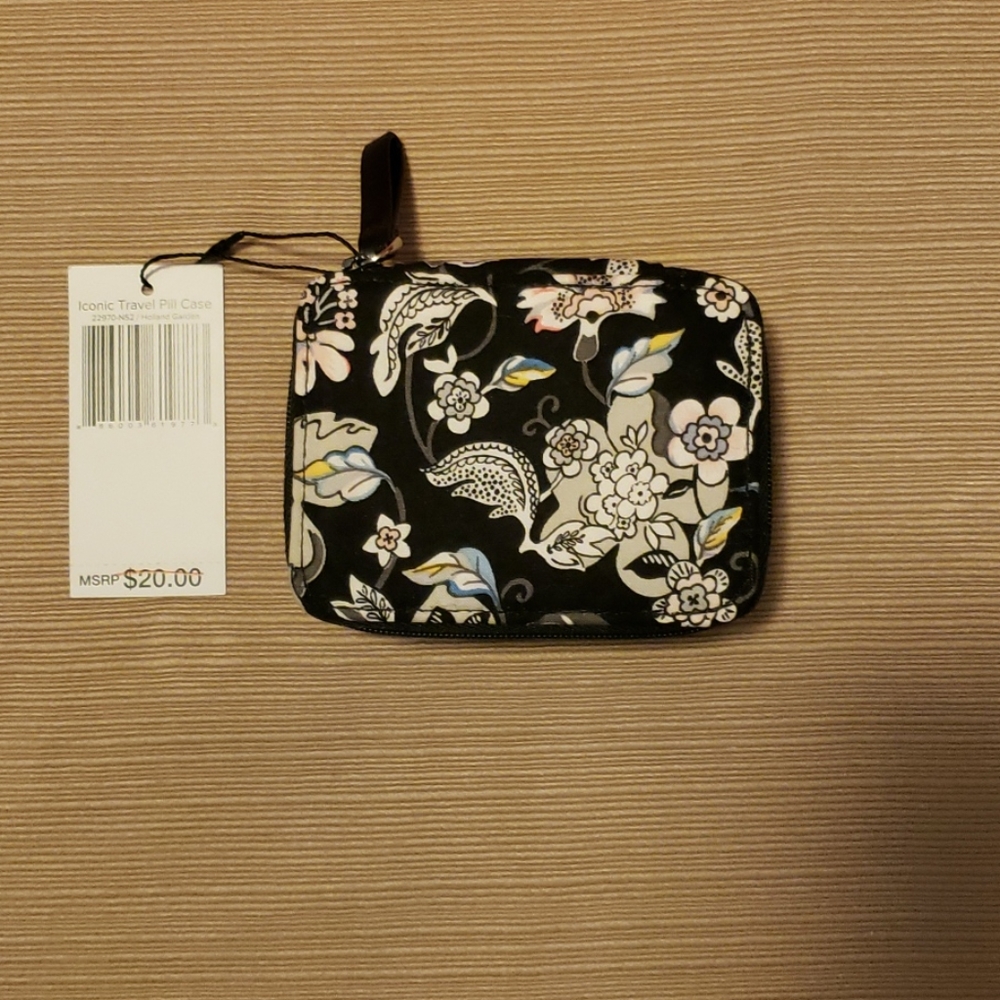 NWT Iconic Travel Pill Case Holland Garden